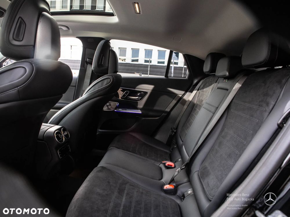 Mercedes-Benz GLC 300 e PHEV 4-Matic AMG Line - 11