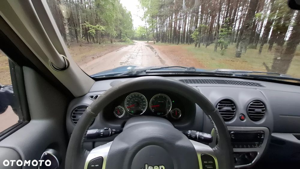 Jeep Liberty 3.7 4x4 - 2