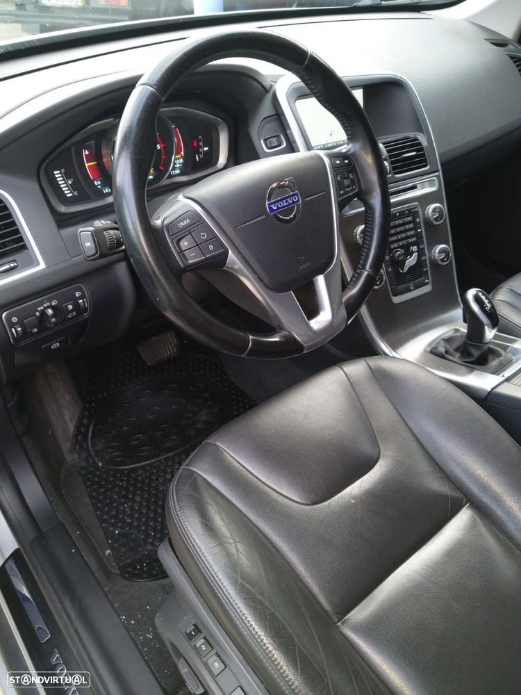 Volvo XC 60 D4 Geartronic Momentum - 3