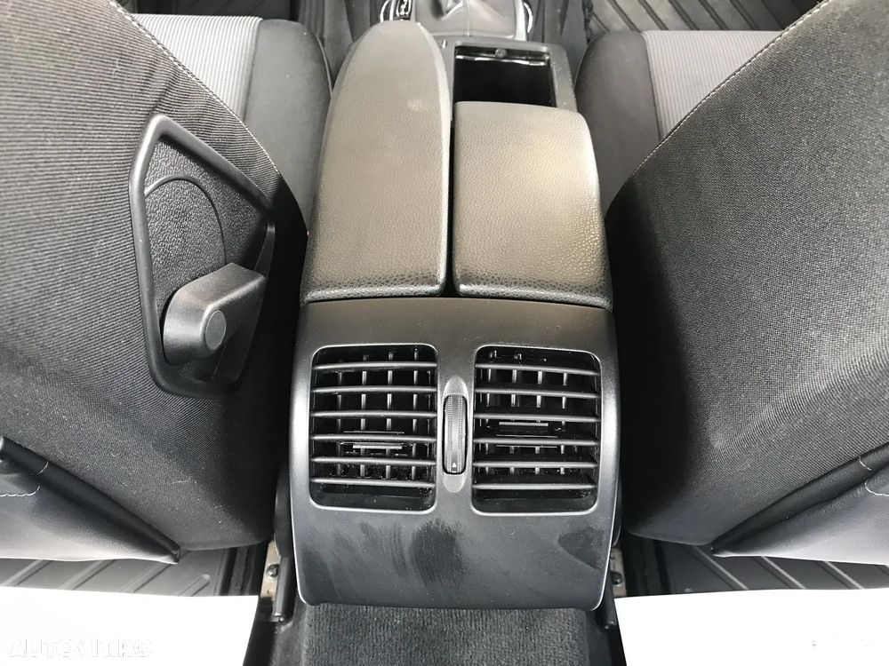 Mercedes-Benz C 220 CDI DPF (BlueEFFICIENCY) 7G-TRONIC - 37