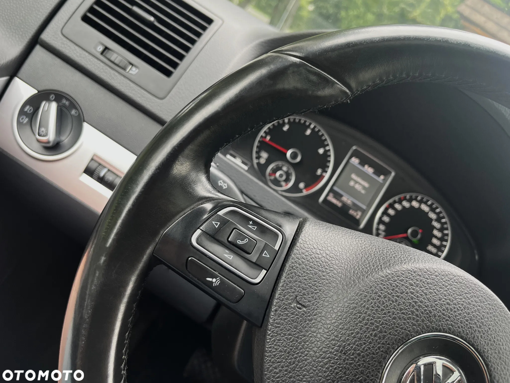 Volkswagen Multivan - 33