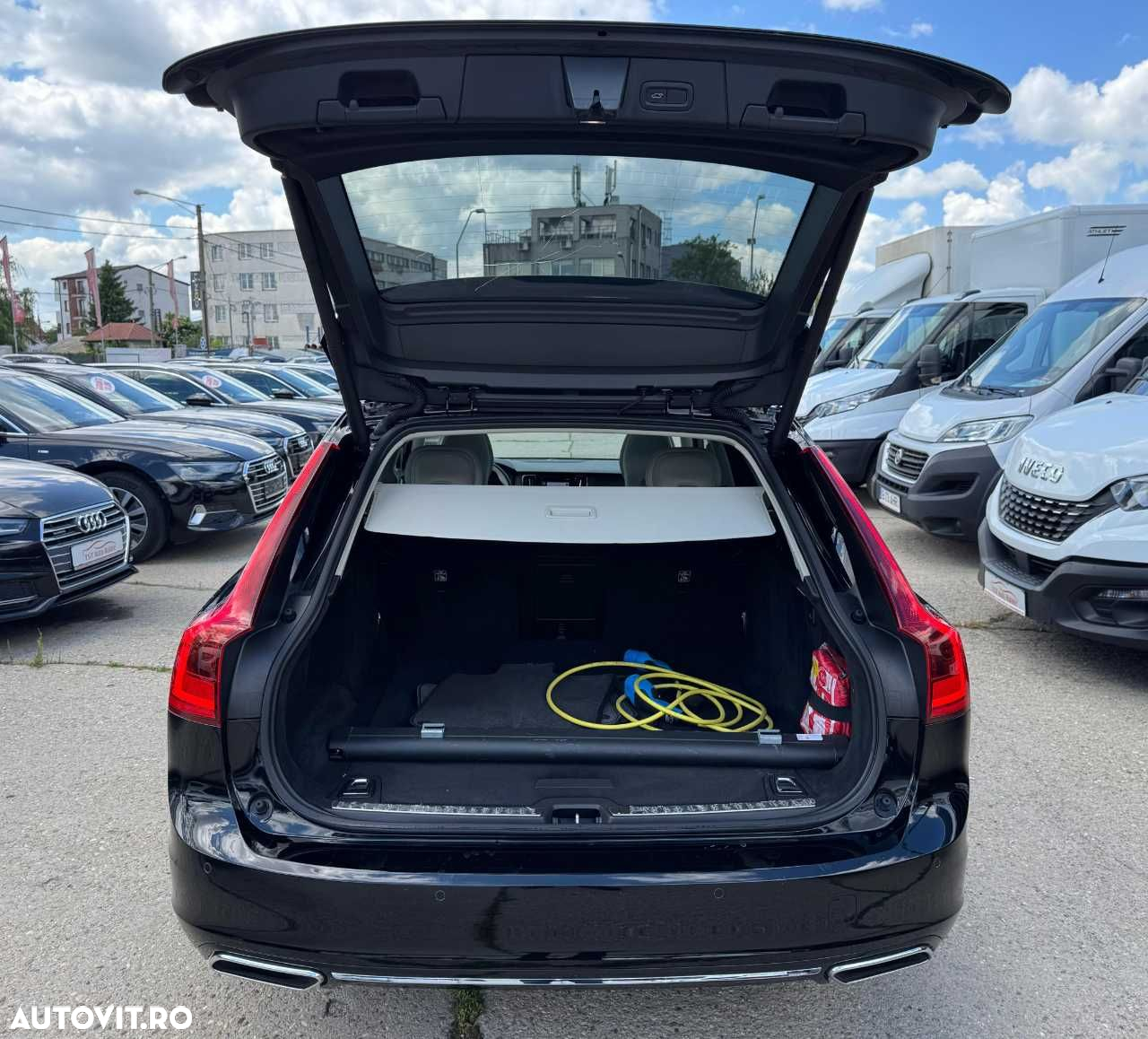 Volvo V90 T8 Recharge AWD Geartronic Inscription - 13