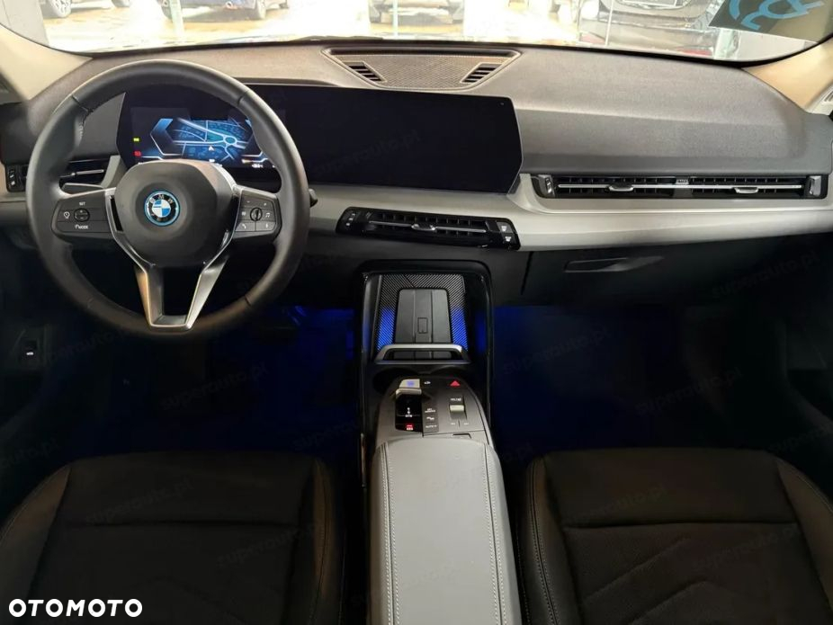 BMW iX2 - 10