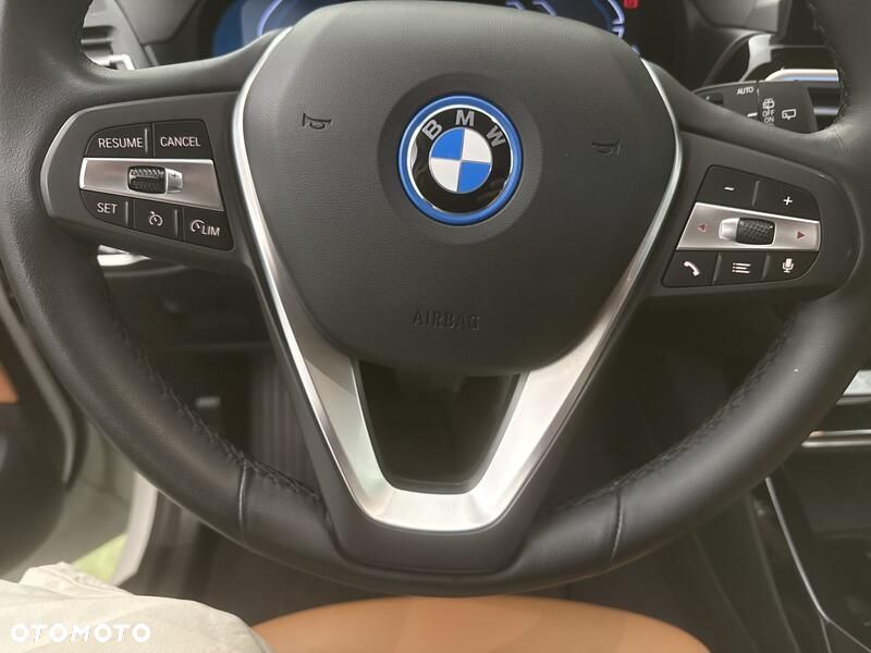BMW X3 xDrive30e - 13