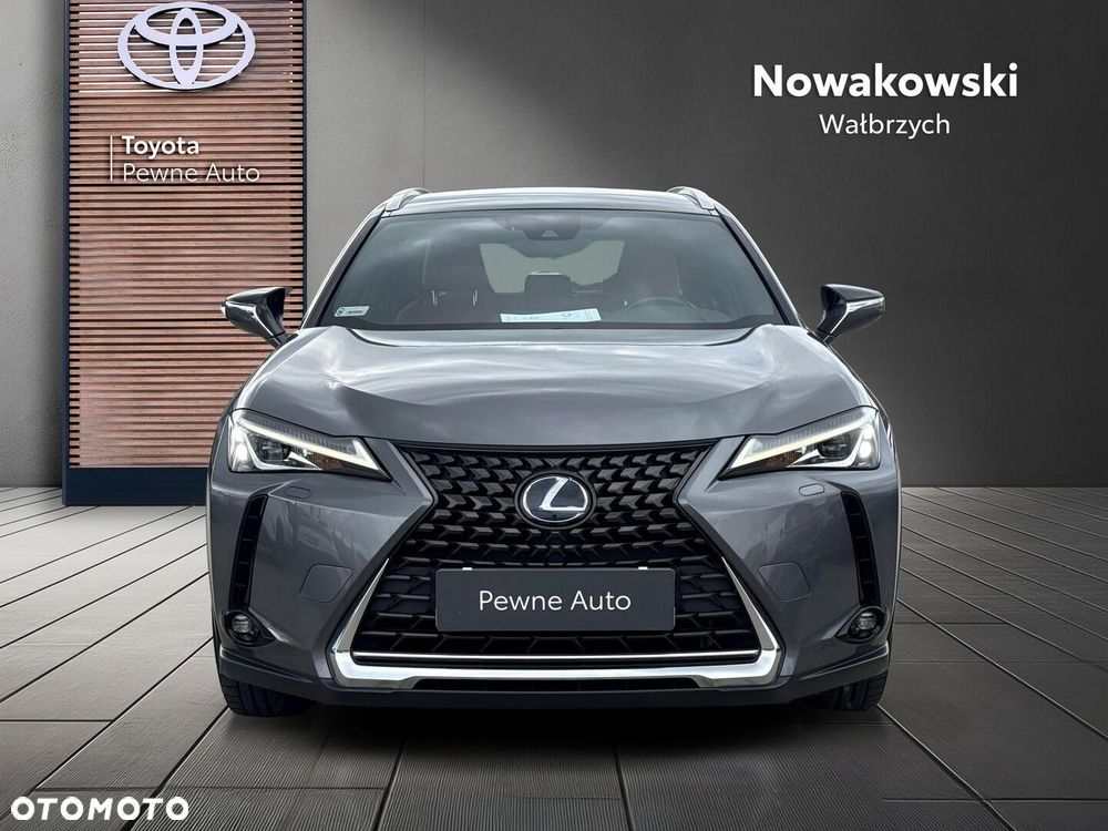 Lexus UX - 5