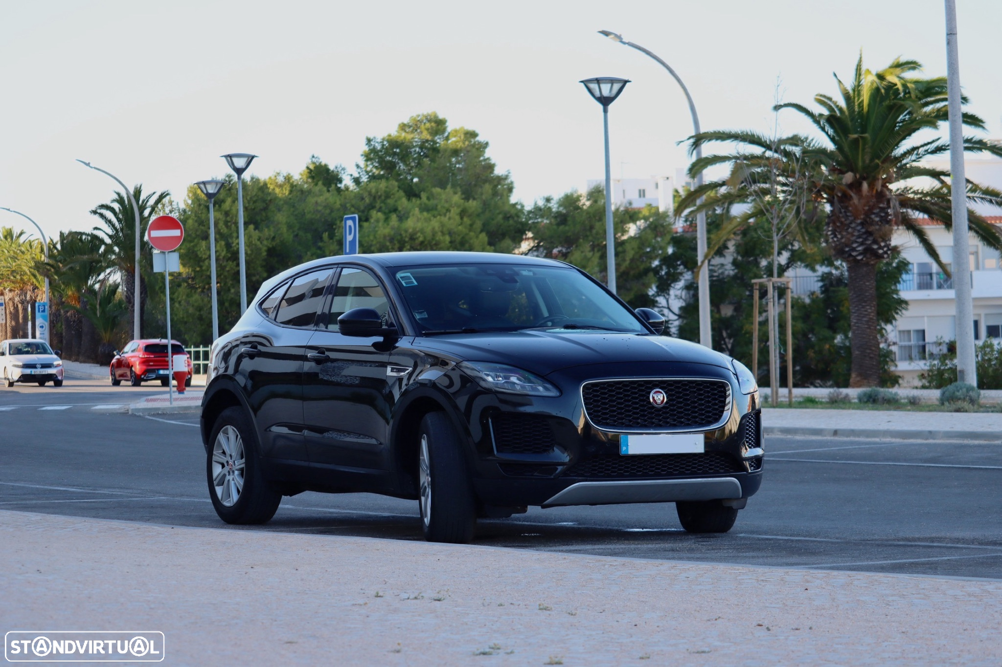 Jaguar E-Pace 2.0 i4D - 16