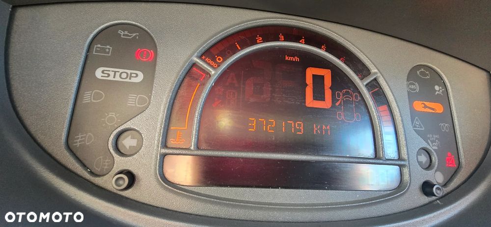 Renault Modus 1.6 16V Privilege - 10