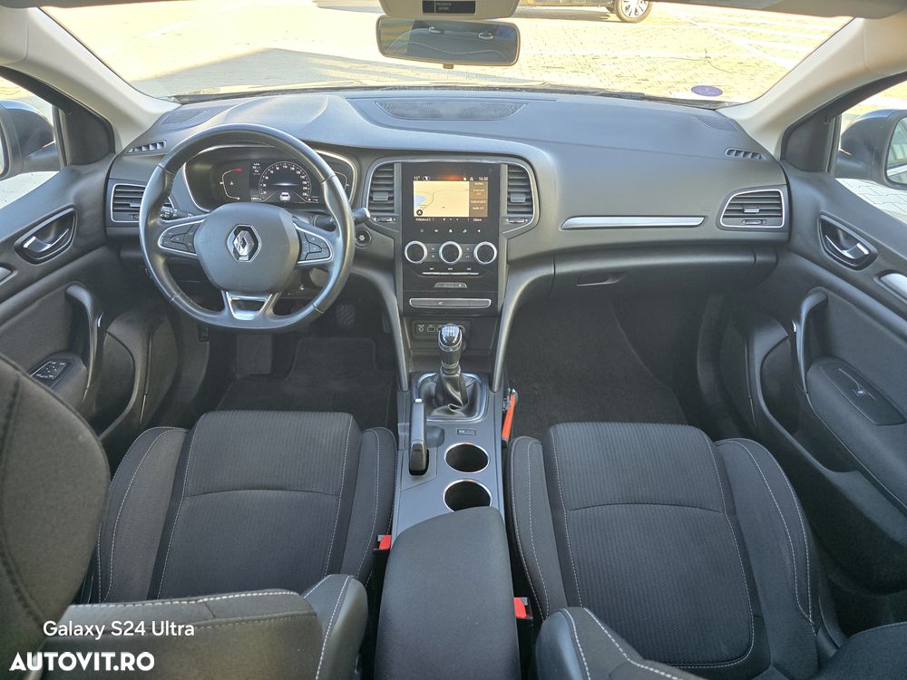 Renault Megane TCe Zen - 10