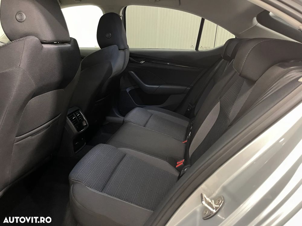 Skoda Octavia 2.0 TDI DSG Ambition - 12