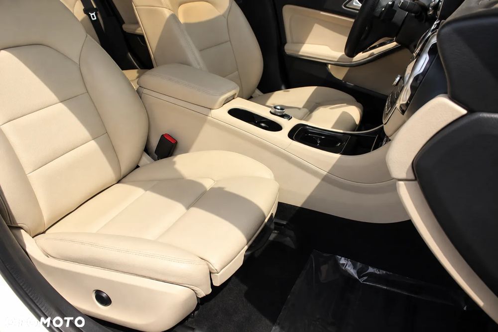 Mercedes-Benz GLA 250 4Matic 7G-DCT AMG Line - 19