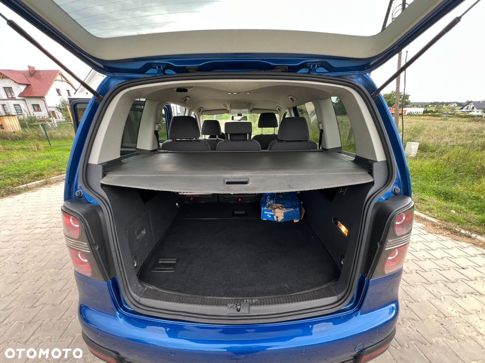 Volkswagen Touran - 9