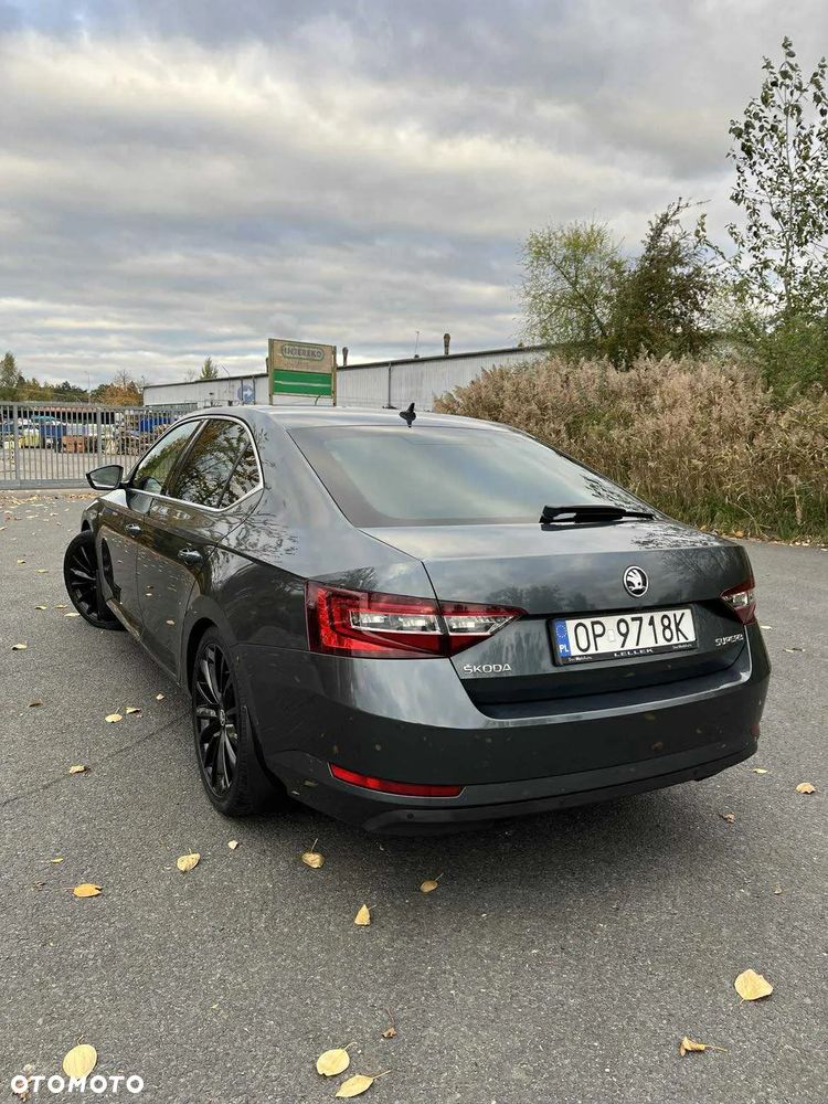 Skoda Superb 2.0 TDI L&K DSG - 5