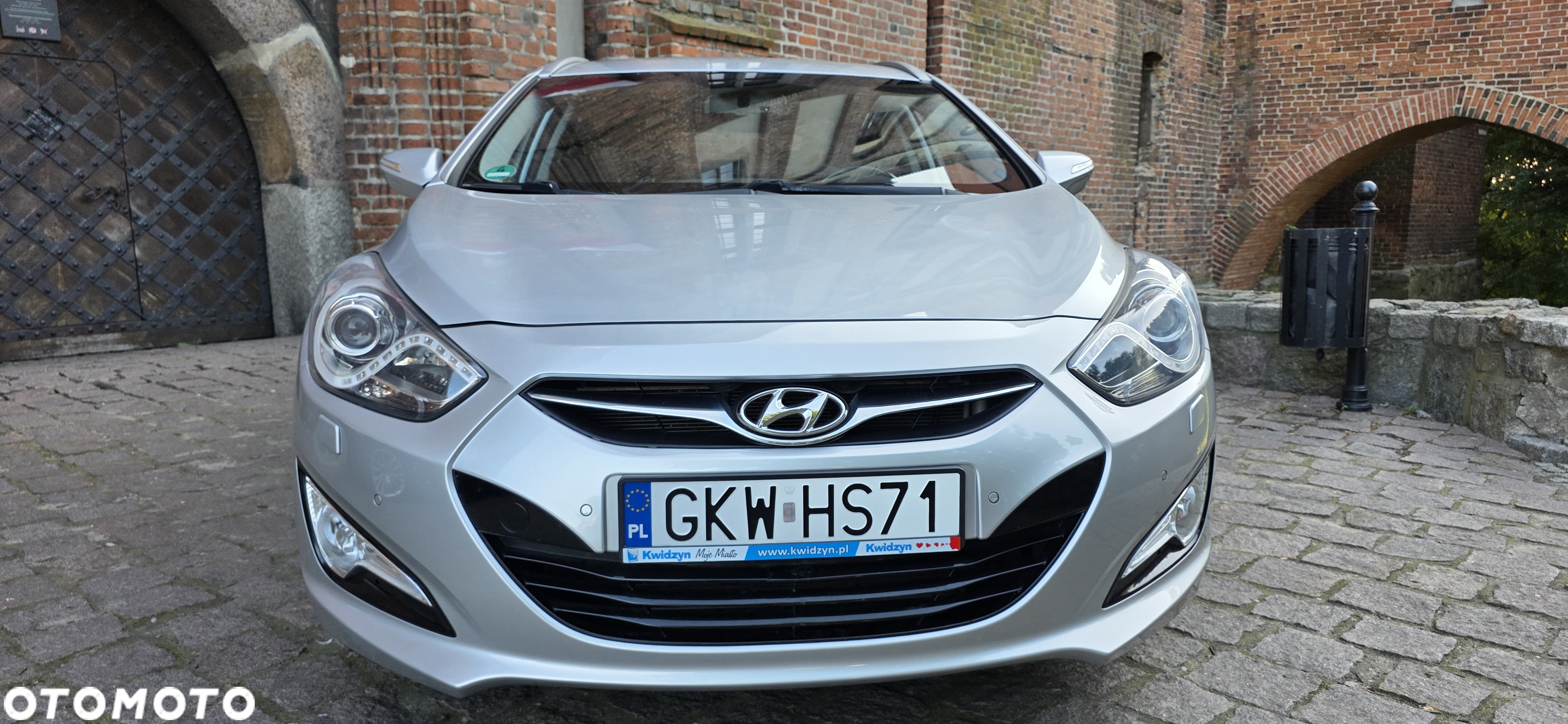 Hyundai i40 Kombi blue 1.6 Family+ - 18