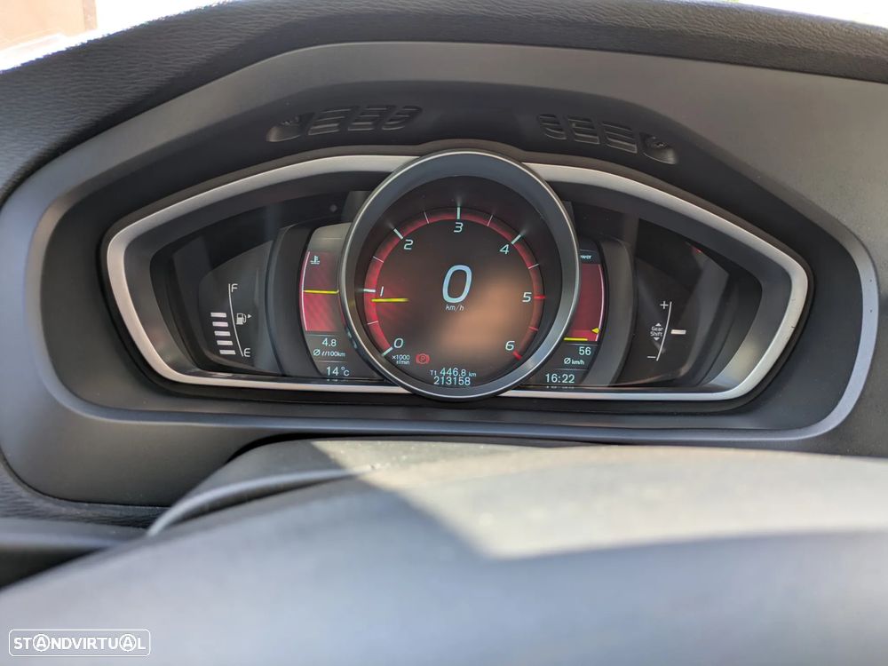 Volvo V40 D2 Momentum - 7