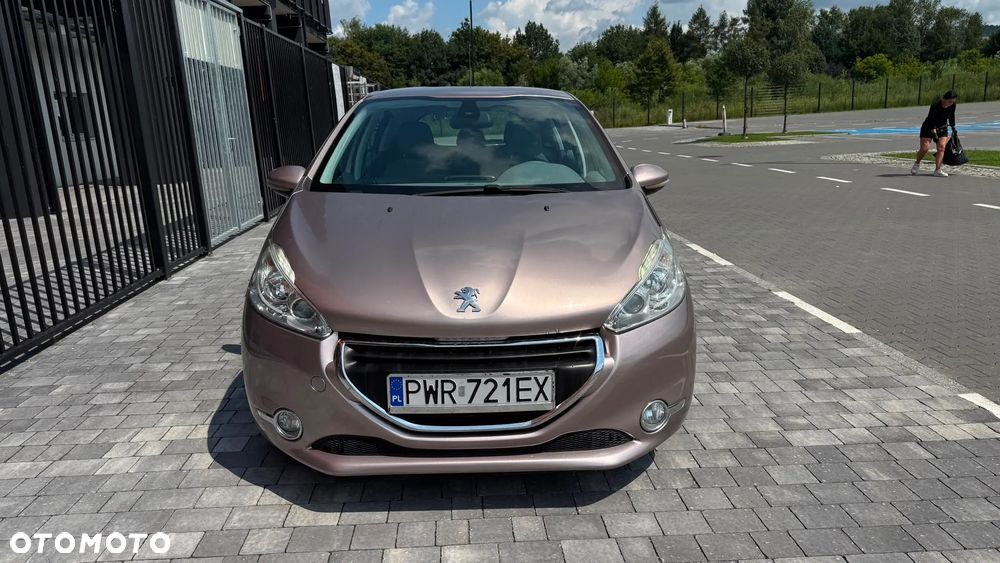 Peugeot 208 - 14