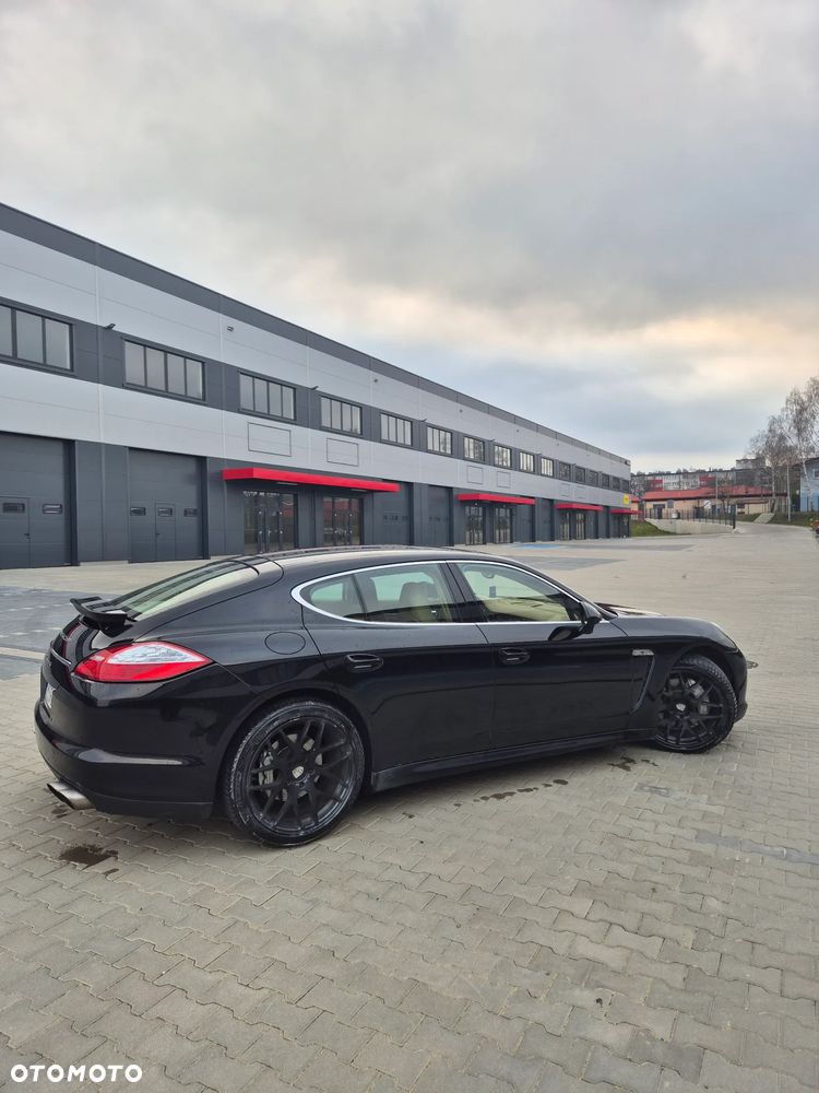 Porsche Panamera 4S - 17