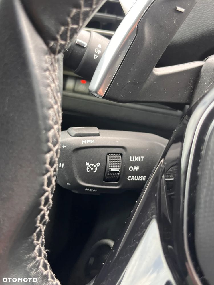 Peugeot 3008 1.5 BlueHDi Allure Pack S&S EAT8 - 22