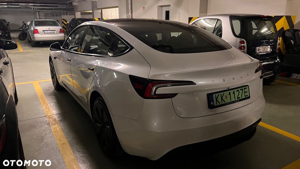 Tesla Model 3 - 7