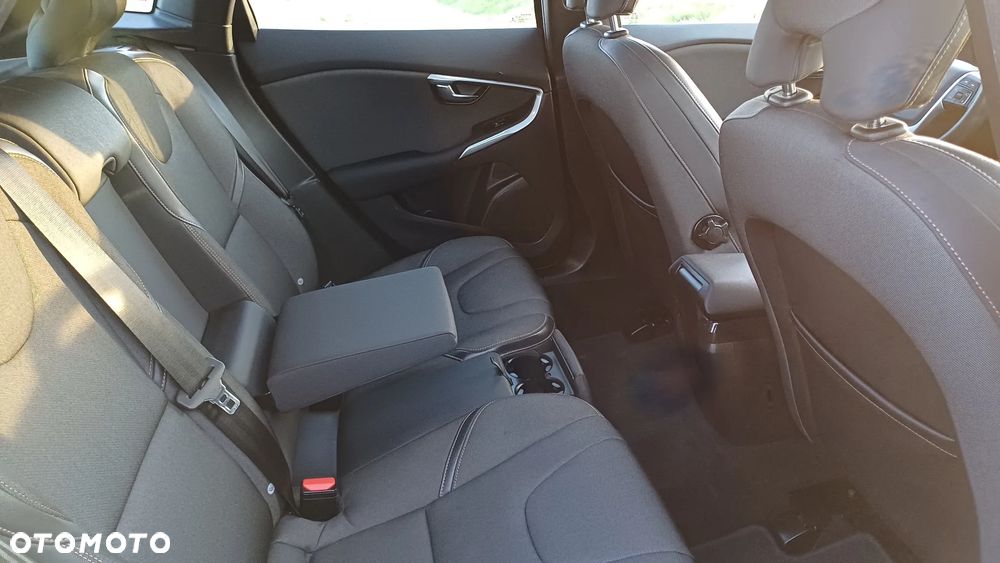 Volvo V40 Cross Country D2 Momentum - 15