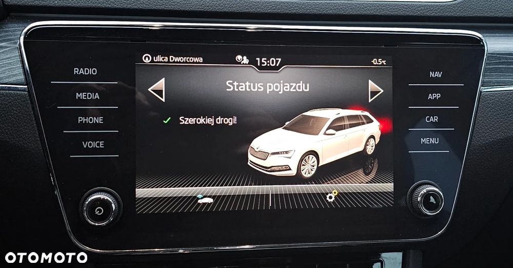 Skoda Superb 2.0 TDI DSG Premium Edition - 26