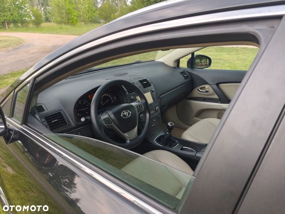 Toyota Avensis 2.2 D-4D Sol - 7