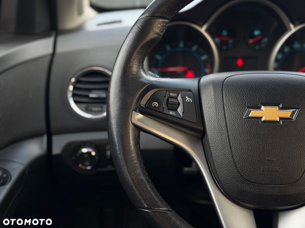Chevrolet Cruze 1.6 LT+ - 17