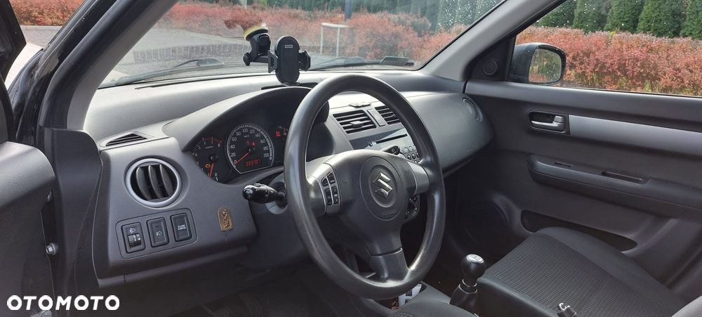Suzuki Swift - 6
