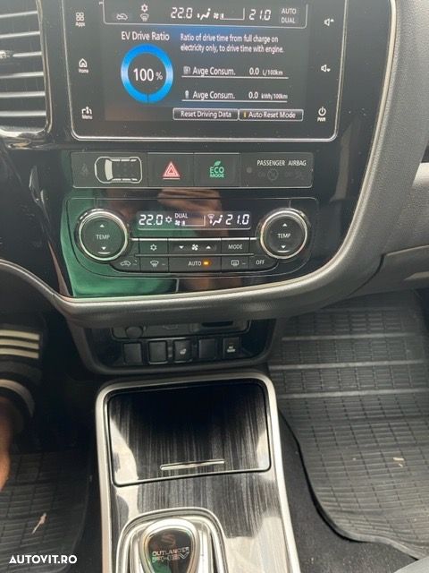 Mitsubishi Outlander 2.0 4WD - 16