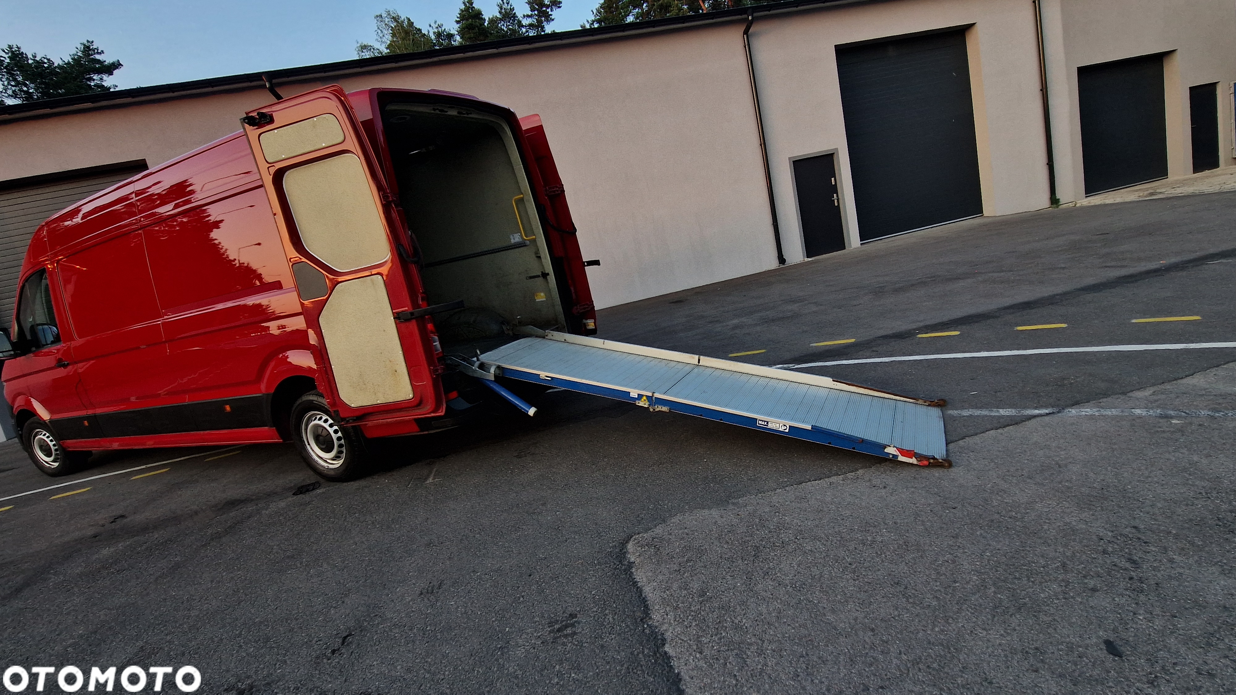 Volkswagen CRAFTER MAXI 2.0 DO PRZEWOZU KWIATÓW PODJAZD OCIEPLONA PAKA KLIMA NOWE OPONY - 22