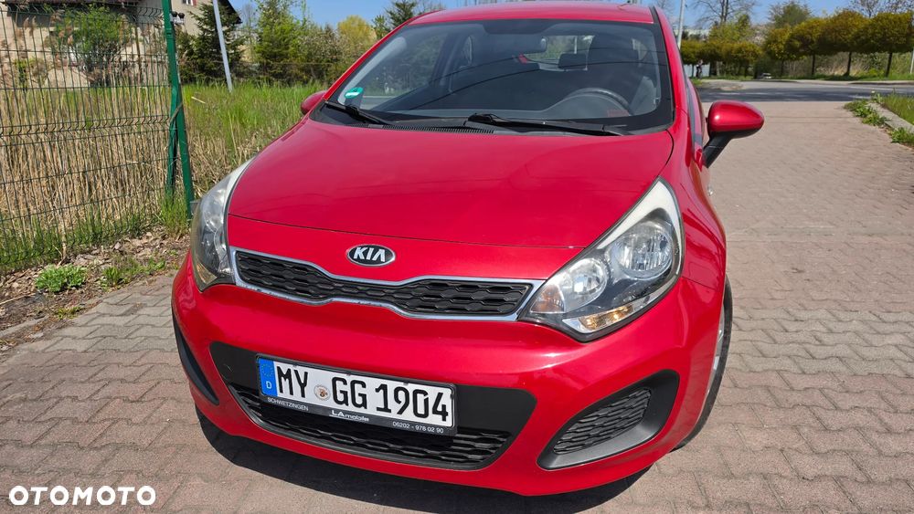 Kia Rio 1.2 Dream Team Edition - 32