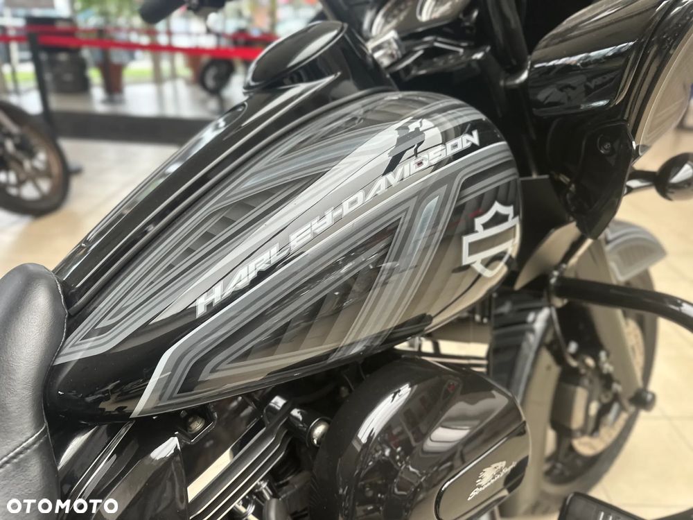 Harley-Davidson Touring Road Glide - 21