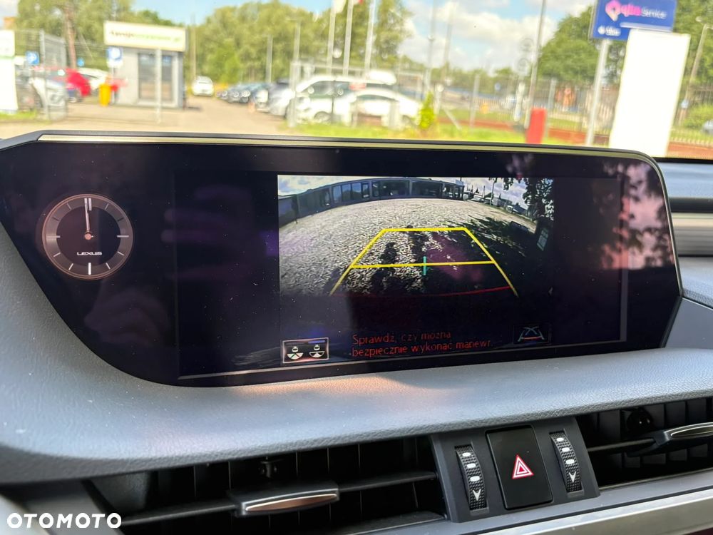 Lexus ES 300h F Sport Edition - 21