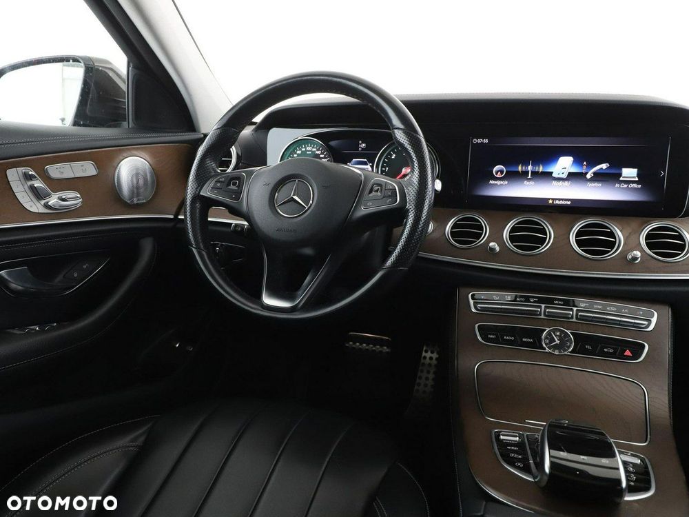 Mercedes-Benz Klasa E 220 d 4-Matic All-Terrain - 16