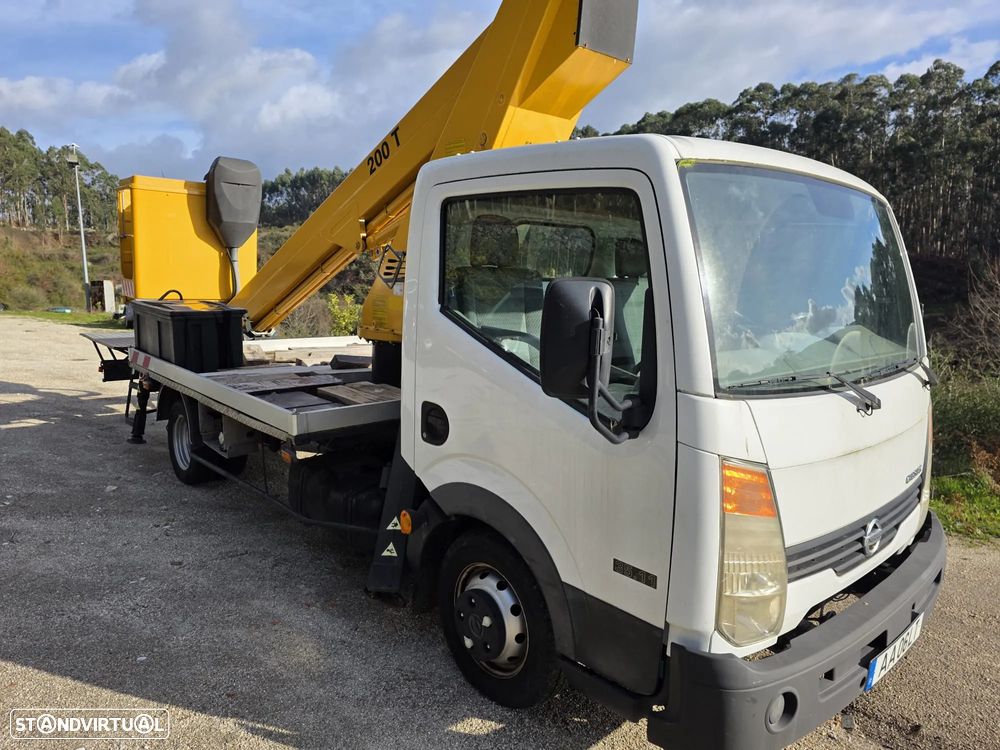 Nissan CABSTAR COM BARQUINHA - 12