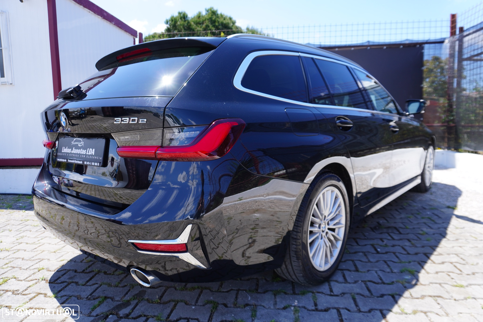 BMW 330 e Touring Line Luxury Auto - 4
