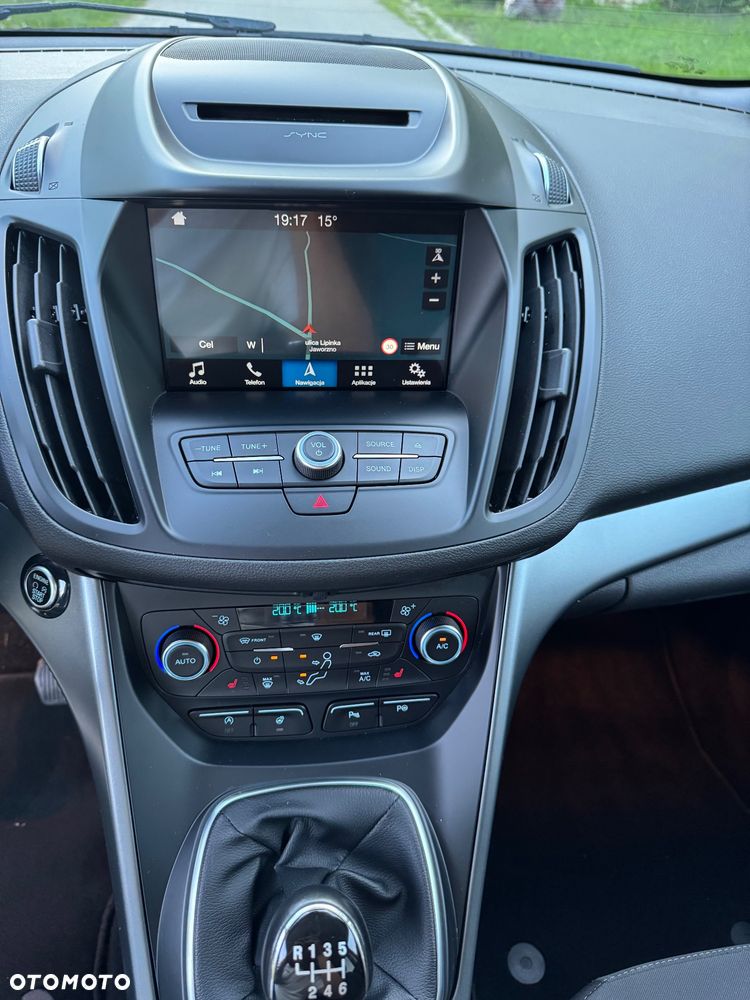 Ford Kuga 1.5 EcoBoost 2x4 Titanium - 28