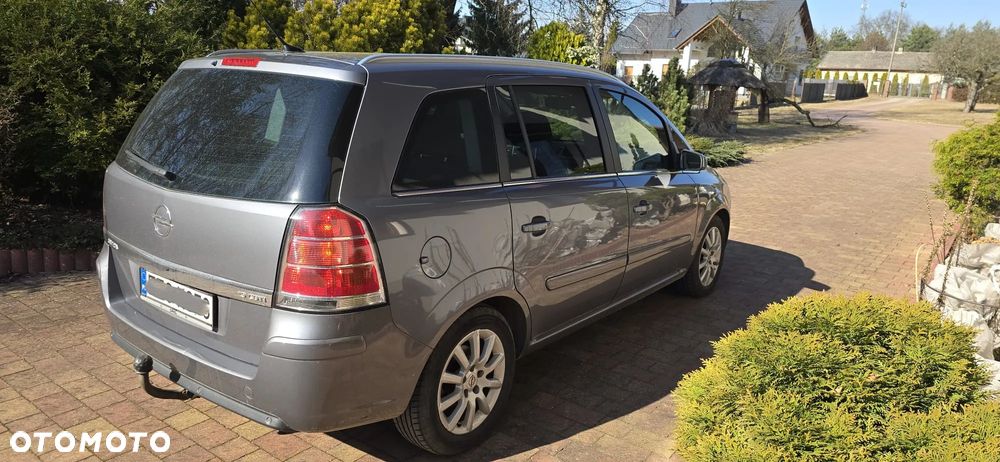 Opel Zafira 1.9 CDTI - 4