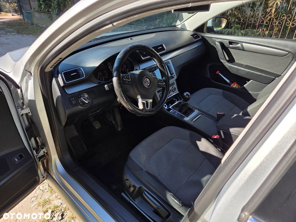 Volkswagen Passat 2.0 TDI Comfortline - 22