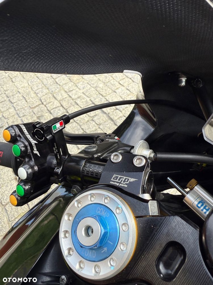Aprilia RSV - 19
