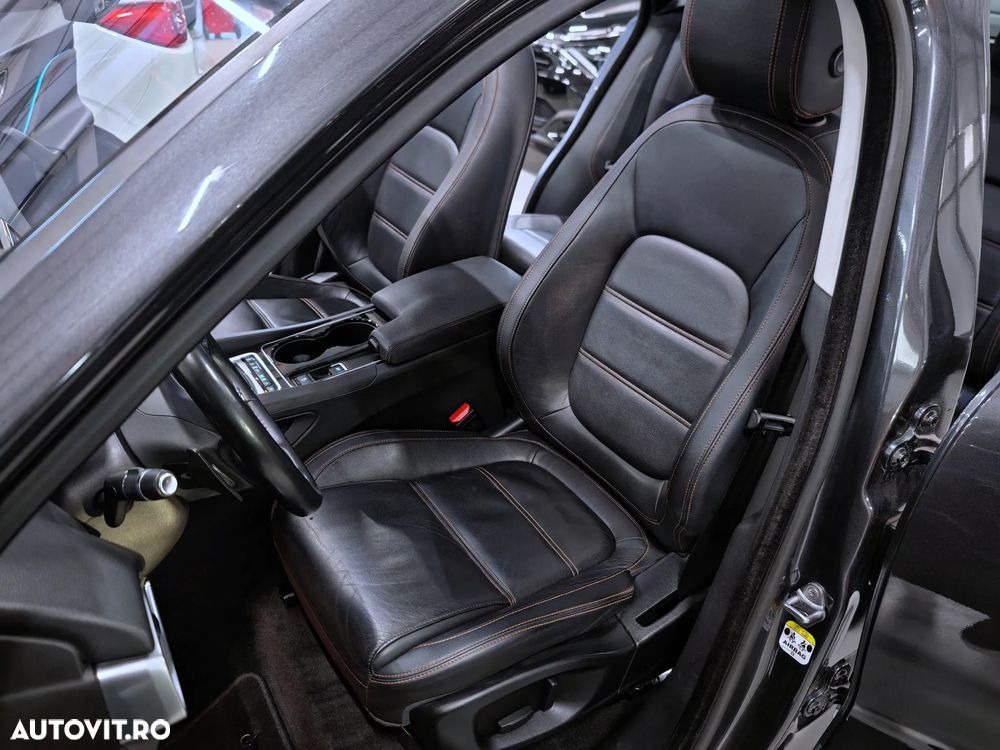 Jaguar F-Pace 20d AWD Aut. Prestige - 8