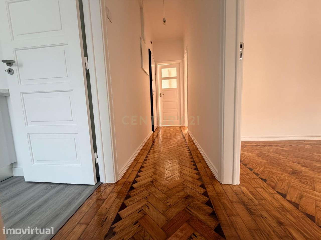 Apartamento T1+1 em Algés, Oeiras - Oportunidade Única! - Grande imagem: 3/16