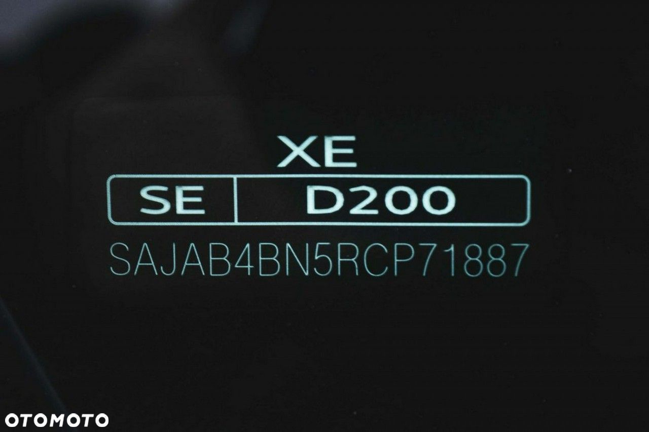 Jaguar XE - 33