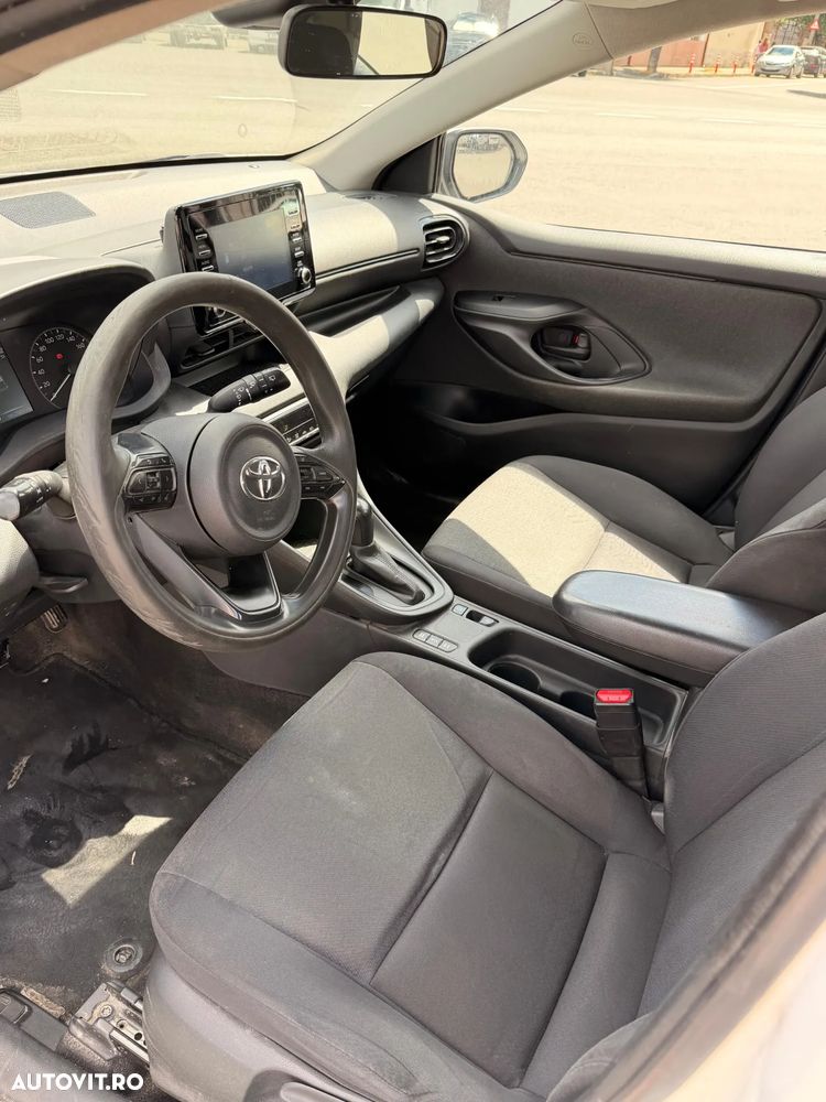 Toyota Yaris - 4