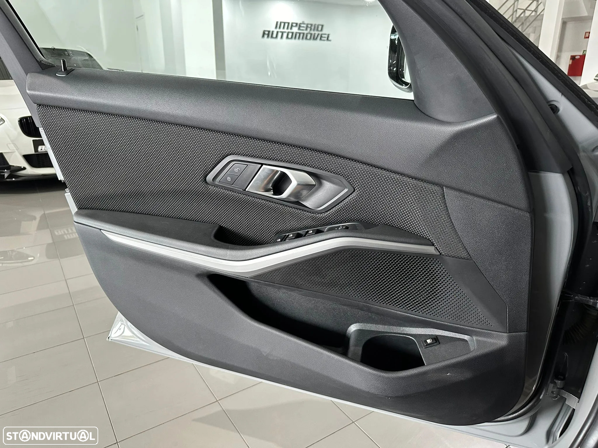 BMW 330 - 35