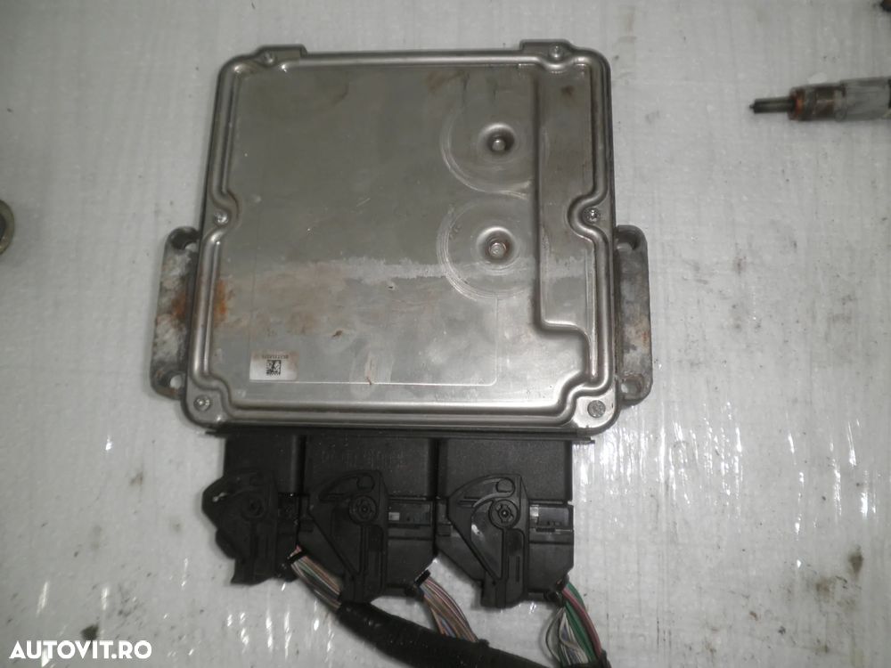 ECU / calculator motor Opel Vivaro B, Renault Trafic 2, 2016 1.6 CDTI 237103888R 0281031364 0281030991 - 2