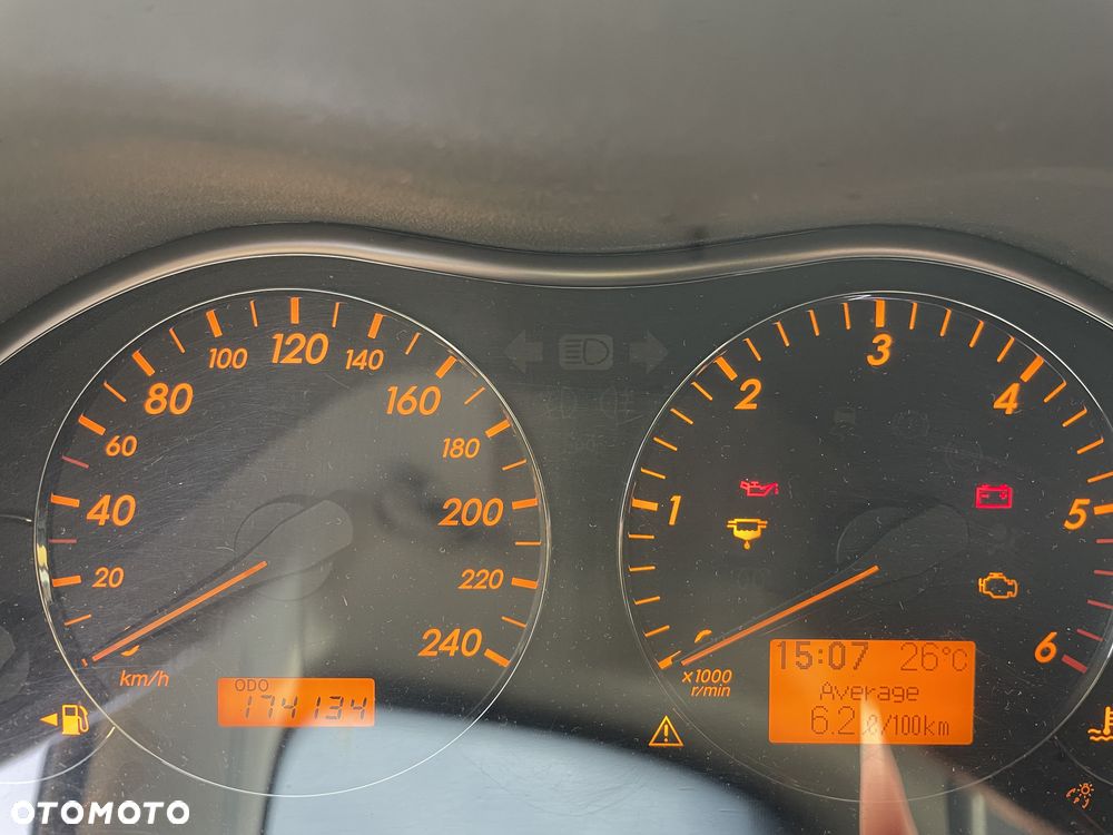 Toyota Avensis 2.0 D-4D Luna - 6