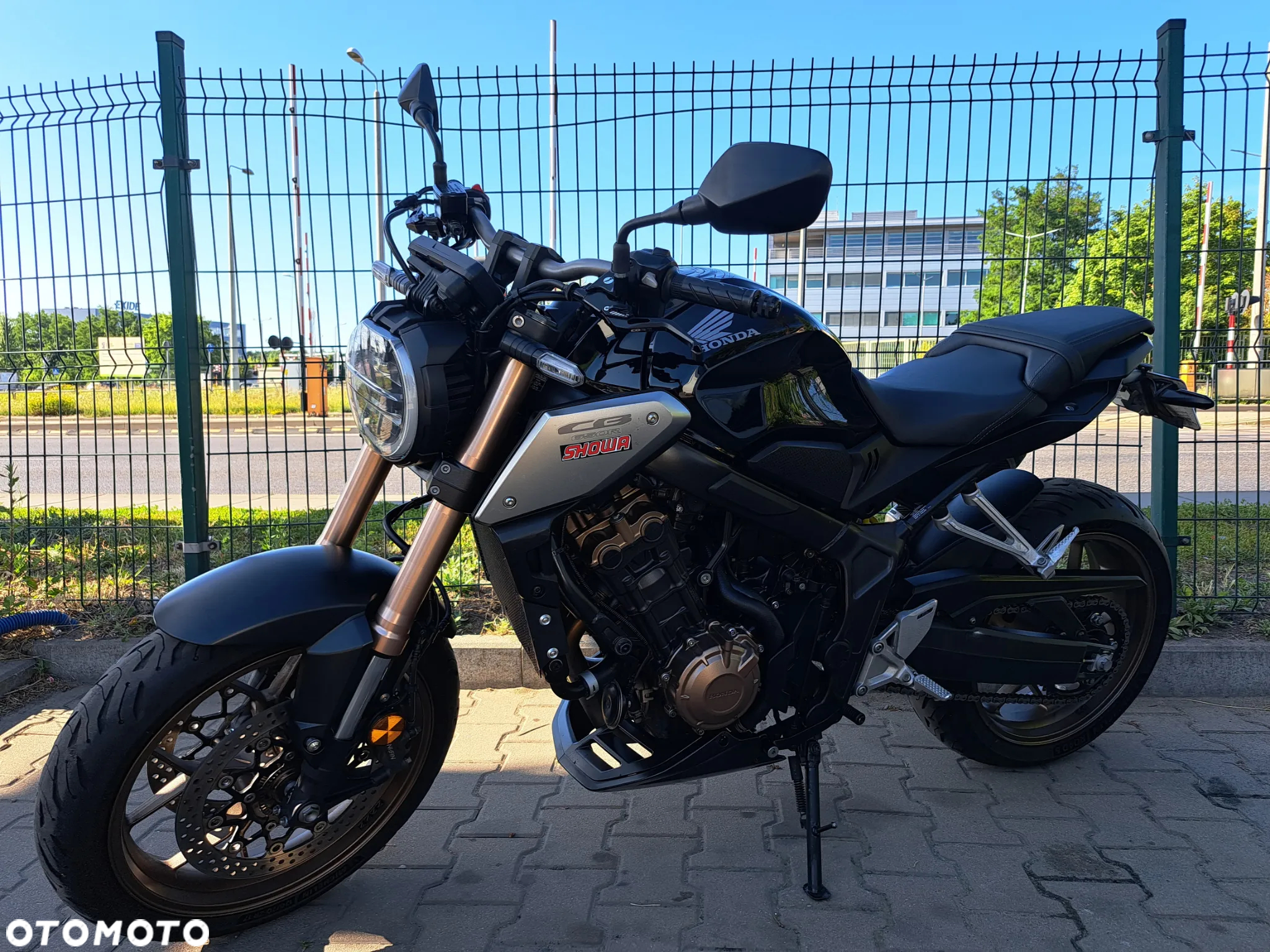 Honda CB - 12