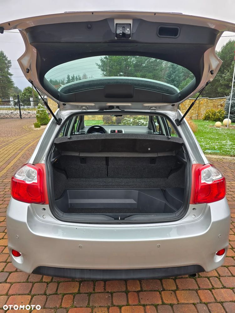 Toyota Auris 1.8 HSD Sol - 31