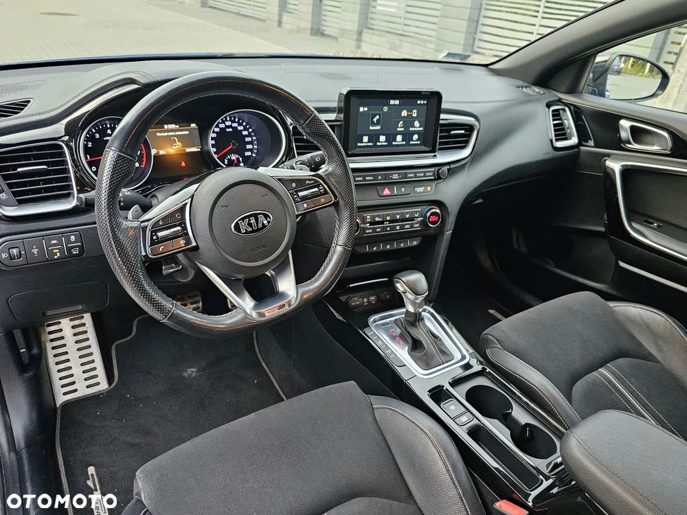 Kia ProCeed - 16