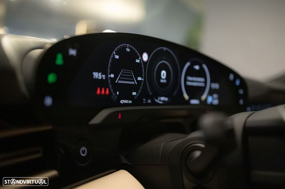 Porsche Taycan Turbo - 36